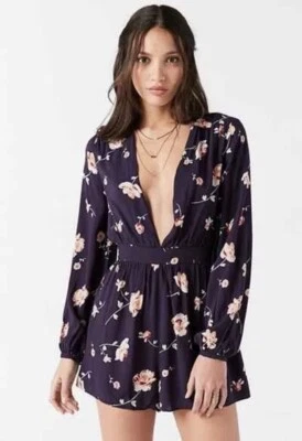 Nuevo Mameluco Urban Outfitters Ecote Floral Azul Marino Ciruela Púrpura Talla 4 Pequeño Foto 1 de 4