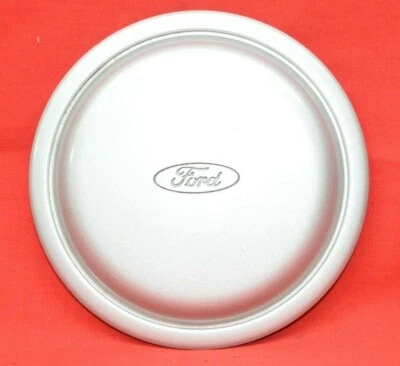 Tapacubos central de rueda plateada de 14" de fábrica Ford Escort 1991-1997 OEM F0C6-1A096-BC Foto 1 de 4