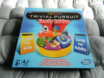 TRIVIAL PURSUIT FAMILY EDITION BY HASBRO , COMPLETE IN GREAT  CONDITION . - Image 1 of 4