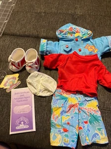 Ropa vintage para niños/muñecas Cabbage Patch - Conjunto y certificado de línea de diseñador - Imagen 1 de 5