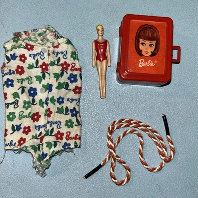 Vintage Tutti "Let's Play Barbie" 3608 Mini Doll Case, Mini Barbie & More! - Изображение 1 из 2