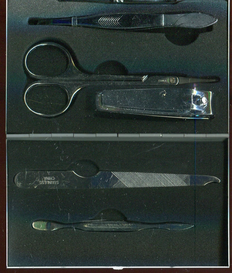 5 PC. HERRAMIENTA DE MANICURA SRT EN CAJA METÁLICA (Archivo, Cortapelos, Pinzas, Tijeras y Empujador Foto 1 de 3