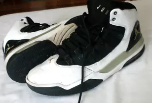 Scarpe da basket Nike Air Jordan taglia 10 Max Aura bianco oro nero AQ9084-107 USATE - Foto 1 di 15