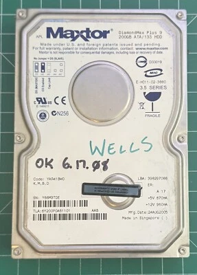 Maxtor DiamondMax Plus 9 6Y200P0 200GB Ide Hard Drive Code: YAR41BW0 K,M,G,D - Image 1 of 4