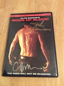 Firmato x2 - Clive Barker's Libro Di Sangue DVD John Harrison + Scatto - Picture 1 of 2