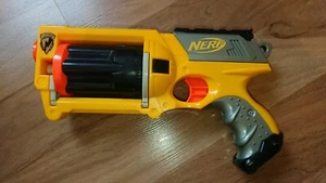 Gelbe NERF 28418148 - N-Strike Maverick REV - 6. + 6 Pfeile gebraucht - Bild 1 von 5