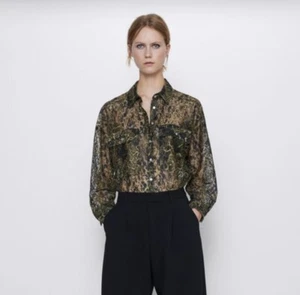 Camisa Zara Top Encaje Estampado Animal Abotonada Negra/Dorada Para Mujer Talla Pequeña - Imagen 1 de 10