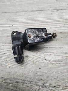 94-96 1994 Yamaha FZR 1000 OEM Clutch Master Reservoir Perch Mount Stop Switch - Picture 1 of 8