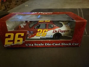 2001 Bobby Hamilton 1:24 Die Cast NASCAR Dr Pepper Car New In Box - Picture 1 of 5
