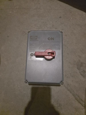 Bloqueo de circuito Hubbell HBLDS6 60 amperios 600 V CA sin fusionar Foto 1 de 3