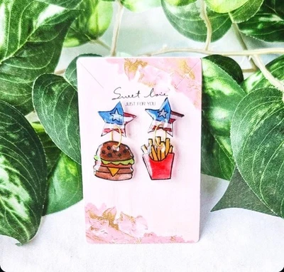 Pendientes EE. UU. - Tachuelas de estrella con bandera americana, hamburguesa y papas fritas - Hechos con patriotismo Foto 1 de 4