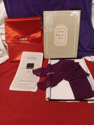 Antique CHRISTIAN DIOR Pantyhose Maroon Vintage FISHNET Stockings NYLON + Bag Foto 1 de 4