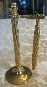 Rasoio e Supporto Vintage Ottone Solido Colore Oro Made In Italy - Foto 1 di 9