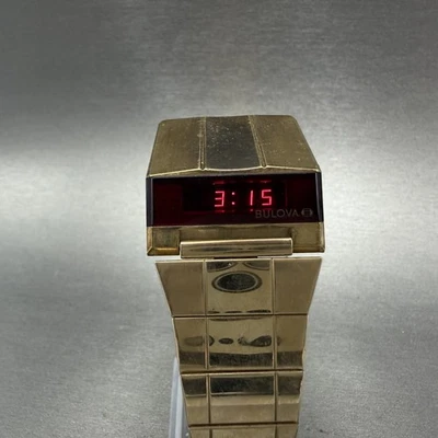 Bulova Computron Reloj LED Rojo Hombre 31mm Tono Dorado Rectángulo Batería Nueva De Colección N6 Foto 1 de 4