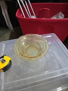 Gold/ Yellow Depression Federal Glass Co. Patrician Berry Bowl - Picture 1 of 7