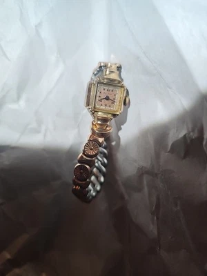 relojes de pulsera vintage para mujer bulova (llenos de oro) Foto 1 de 2