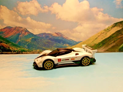 PAGANI ZONDA R 2023 Hot Wheels Turbo Series Blanco Foto 1 de 2