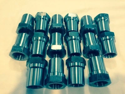 Juego de (16) 1.25"-12 Adaptador de Tubo de Soldadura Hexagonal 8RH y 8LH Offroad 4 Tapones de Eslabones Foto 1 de 3