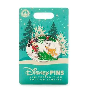Mickey And Pluto 2022 Limited Edition Christmas Pin - SEALED - Picture 1 of 2