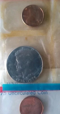 1975 Uncirculated Bi-centennial 12 Coin Mint Set in Original Envelope Sealed - Image 1 of 4