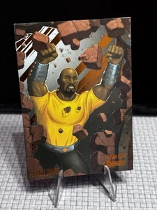 Luke Cage 2022 Fleer Ultra Avengers naranja/549 #40 - Imagen 1 de 2