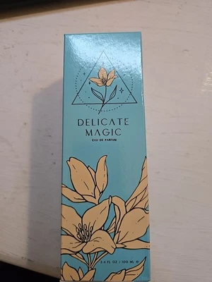 Perfume de designer feminino DELICATE MAGIC 3,4 oz Eau de Parfum por BELCAM BEAUTY - Imagem 1 de 2
