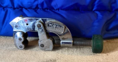 Vtg Kennedy TC-5 1/6" to 1" OD Made in the USA Tubing Cutter - Pre-owned - Image 1 of 4