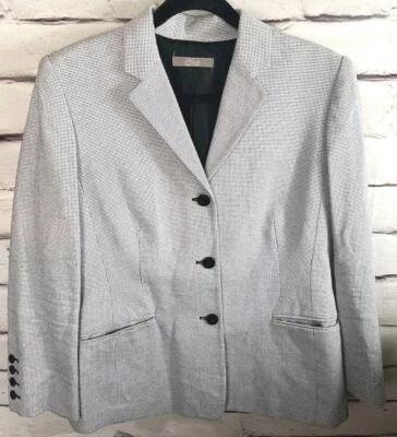 Nicola Italy Women's Size 10 White/Black  3-Button Long Sleeve Blazer W/Pocket's - Image 1 of 4