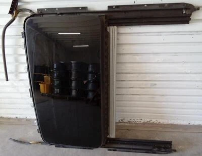 Used Roof Panel Glass Fits: 2000 Mercedes-Benz Mercedes Ml-Class 163 Type Ml320 - Image 1 of 4