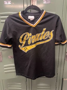 Women’s Pirates Shirt Size M 10/12 - Picture 1 of 7