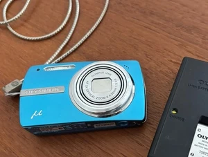 Olympus µ MJU 820 8.0MP Compact Digital Camera Blue Charger Incl Tested Works VG - Picture 1 of 9