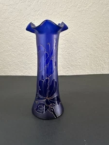 VINTAGE COBALT BLUE RUFFLED BLOWN GLASS VASE HAND PAINTED 8.25 INCHES - Picture 1 of 9