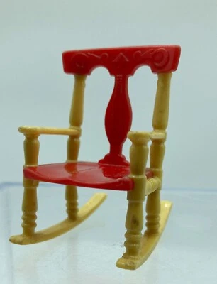 Mueble mecedora vintage para casa de muñecas Renwal nº 65 roja y amarilla Foto 1 de 3