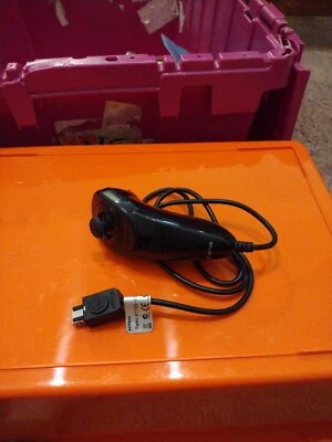 NYKO WAND CONTROLLER NUNCHUK WIIMOTE REMOTE FOR NINTENDO WII - Image 1 of 3