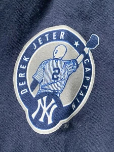 New York Yankees Derek Jeter T-shirt Jersey Majestic Size Medium Captain Y2K - Picture 1 of 8