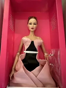 NRFB MODERN RENAISSANCE-BINNA PARK PINK COLOR VARIATION DOLL NRFB - Picture 1 of 4