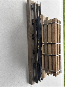 O gauge - Custom Made Oak Beam Load for Lionel flat car - Picture 1 of 10