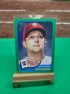 2019  Gallery HERITAGE # HT-26 Brewers / Phillies Rhys Hoskins 060/250 GREEN - Picture 1 of 2