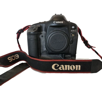 Canon EOS-1 Ds  Digital SLR Camera Body + Charger + New Battery + Instructions - Image 1 of 4