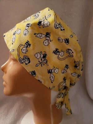 CHARLIE BROWN Y AMIGOS.             GORRAS EXFOLIANTES QUIRÚRGICAS HECHAS A MANO     Foto 1 de 3