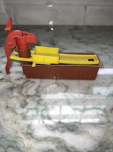 Vintage MPC Marx Plastic Toy Animal Trough for Parts or Restoration Farm - Picture 1 of 8