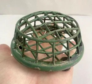 Vintage Dazey Manufacturing Co Metal Green flower frog No 32 - Picture 1 of 9