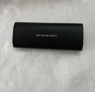 Gafas de sol Burberry de cuero negras estuche rígido cierre abatible magnético Foto 1 de 4