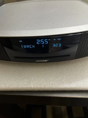 Bose Wave Radio IV AM/FM Radio with Remote - Tested Works (Please See The Photos - Image 1 of 4