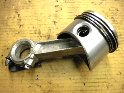 Soplador de nieve Toro 828 Powershift B&S 8 hp 190406 3104-01 biela de pistón Foto 1 de 3