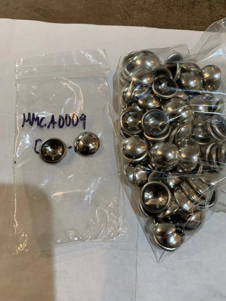 Peg Perego MMCA0009 axel cap nuts (95+) with body - Image 1 of 1
