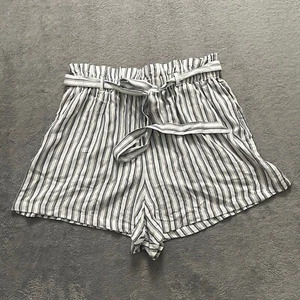 Hollister Paperbag Shorts Womens Size Medium Cream Stripe Belted 2.5" Inseam - Picture 1 of 12