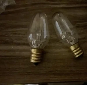 Two C-7 Candolier/night Light Bulbs Both Tested And Working FREE SHIPPING - Picture 1 of 1