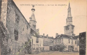 CPA 03500 SAINT POURçAIN SUR SIOULE Cour des Bénédictins Edit NEURDEIN - Imagen 1 de 2
