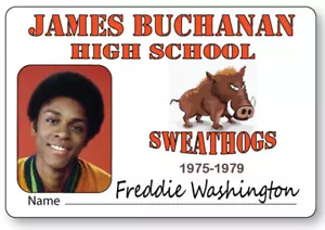 FREDDIE WASHINGTON WELCOME BACK KOTTER DISTINTIVO COSTUME HALLOWEEN SPILLA RETRO COSPLAY - Foto 1 di 2